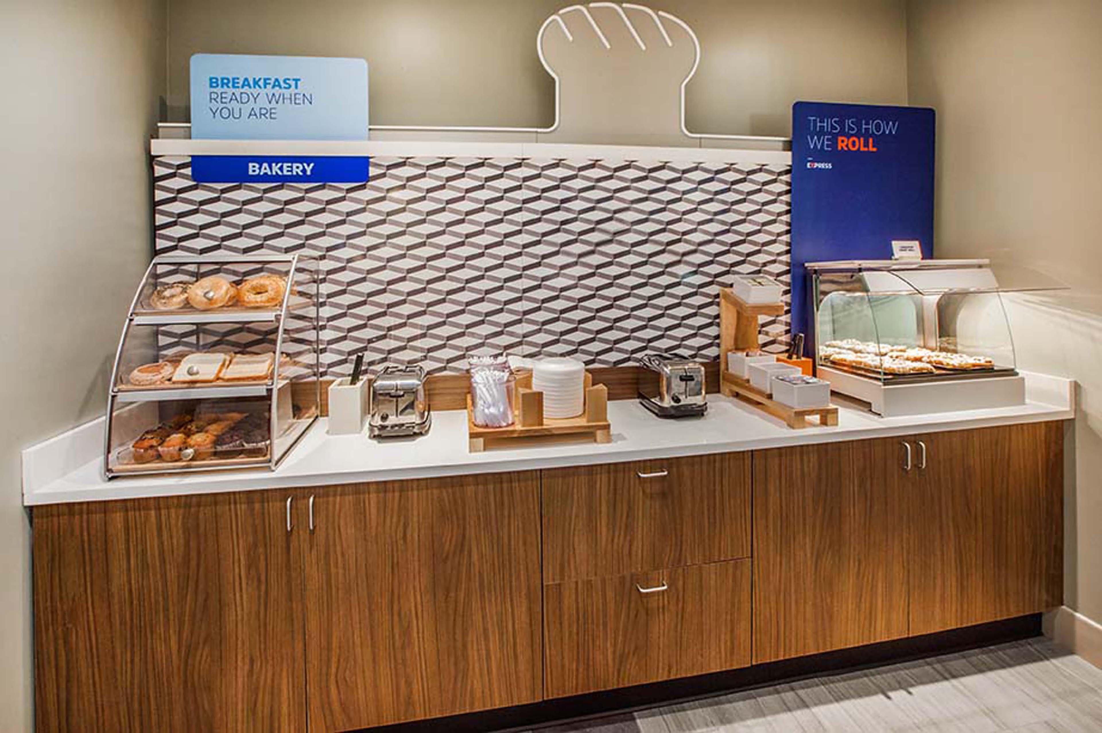 Holiday Inn Express & Suites Raleigh Airport - Brier Creek By Ihg מראה חיצוני תמונה