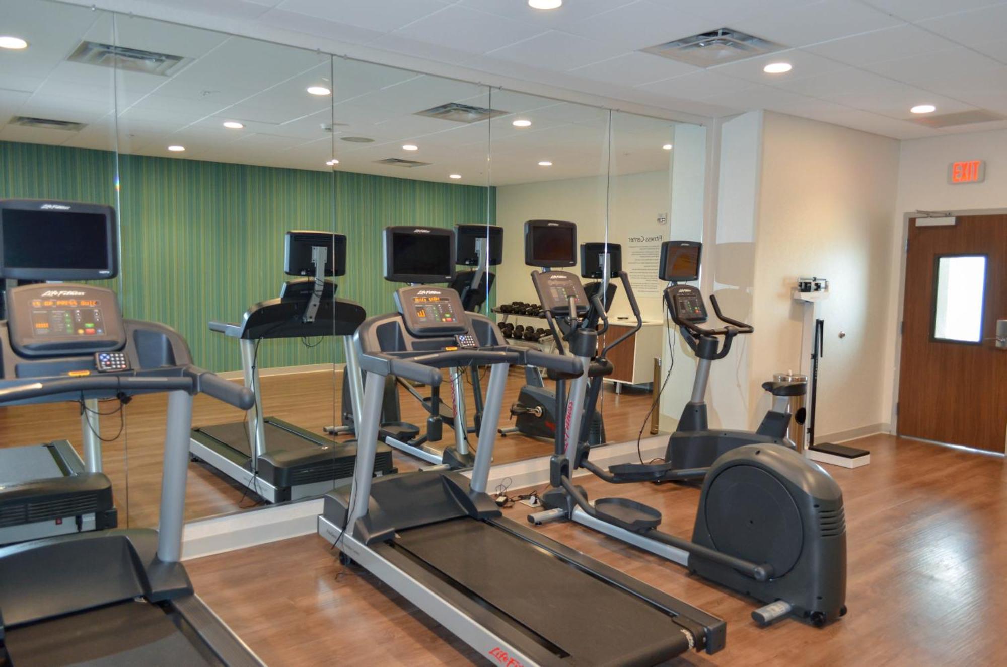Holiday Inn Express & Suites Raleigh Airport - Brier Creek By Ihg מראה חיצוני תמונה