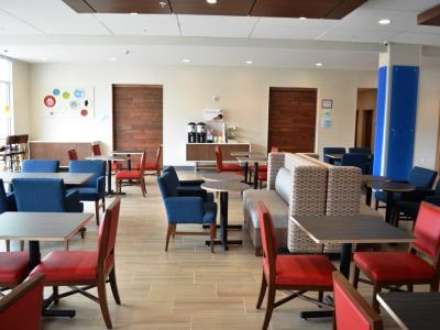 Holiday Inn Express & Suites Raleigh Airport - Brier Creek By Ihg מראה חיצוני תמונה